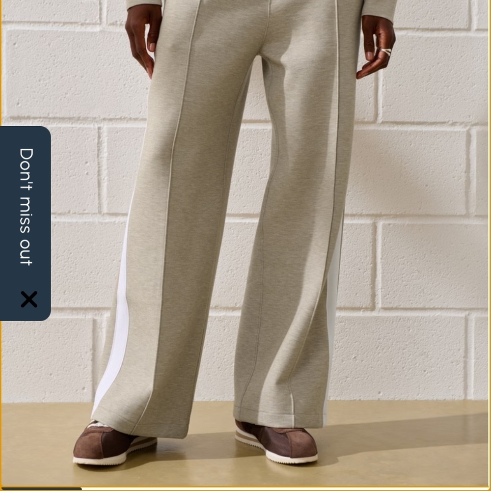 Abercrombie & Fitch Tan and White Wide-Leg Pants
